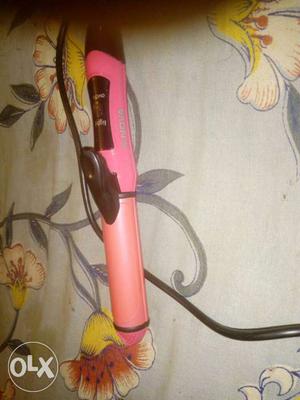 Pink And Black Nova Electronic Hair Curler