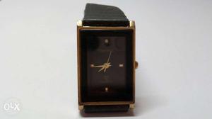 Sleek and stylish gold plated 23.5k gold plated wrist watch