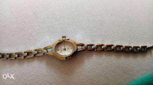 Want to sell two wrist watches one is maxima and