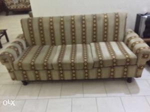 5 seater cushioned sofa set in excellent