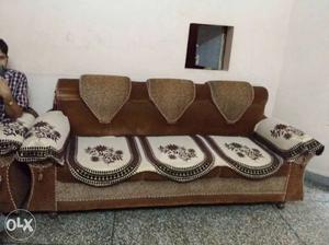 5 seater sofa good condition 2 year old