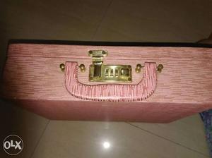 Bangal box with lock system light pink colour