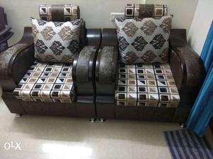 Brand new 3+1+1 sofa for sale. Bought it 1 day back.