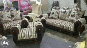 Brown And White Couch With Armchairs