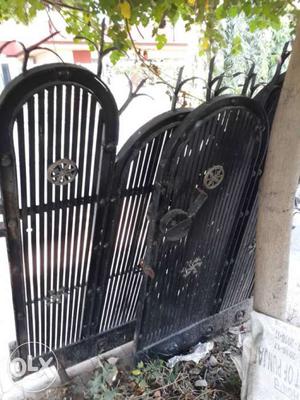 Ethnic iron gate at 40 per kg.rate shown in add