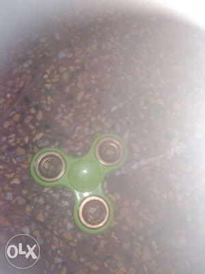 Green And Gray Tri-spinner