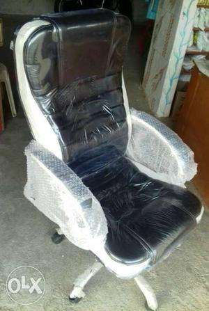 I want to sell my office chair... only 1 month