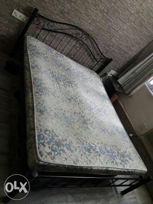 Queen size wrought iron double bed in almost new