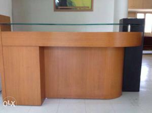 Reception counter / table