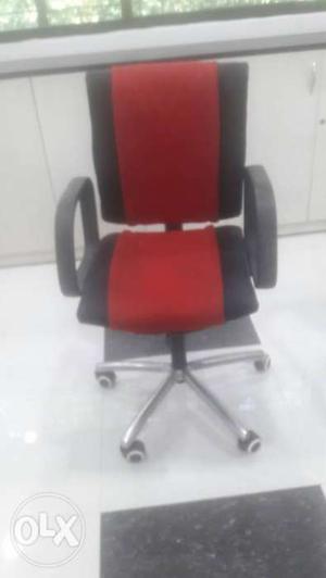 Red And Black Fabric Rolling Armchair