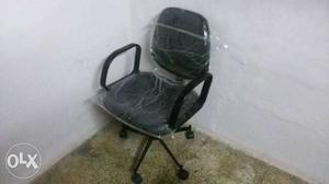 Rotating Black Office Chair with Wheels in great condition