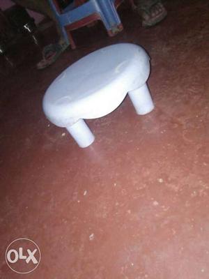 Round White Plastic Stool Chair