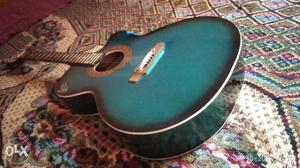 Signature guitar,bahut vadia condition,only one