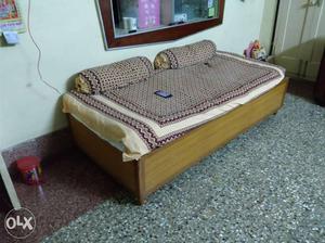 Single wooden cot dewan with storage. Mint condition