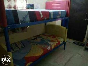 This is bunker bed red & yallow no mattress very