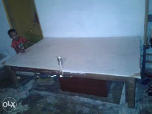 Wood bed good condition