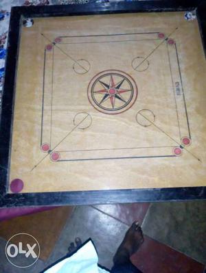 Neat big size carrom board no scratches just 200