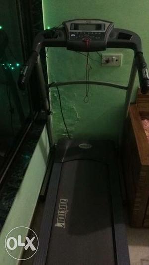 Physique PL 278 Motorized Treadmill in working