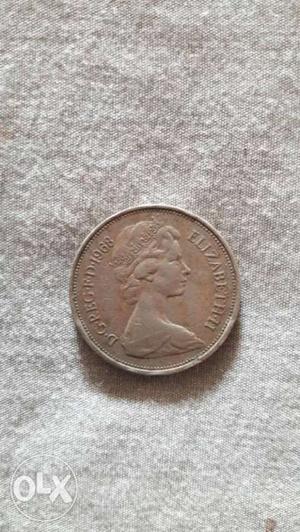 Silver-colored Elizabeth Coin New Pence 