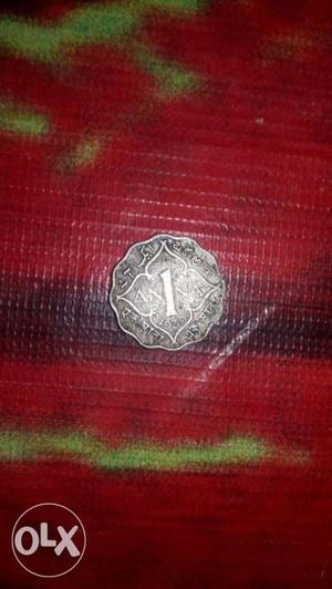 Silver-colored Scallop Coin