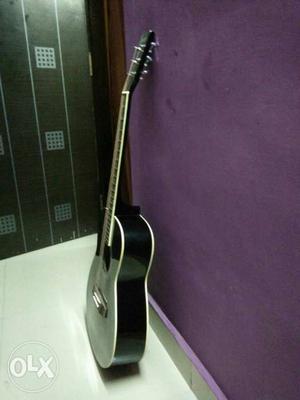 Spanish guitar black colour best for biggners only geniune