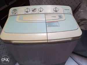White And Blue Dryer And Washer Set