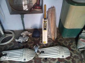 White And Brown Halo Cricket Game Kit Set