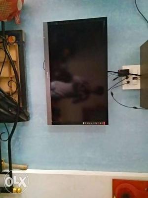 Working tv 42 inches with a home theatre 2.1 both