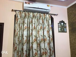16 Curtains very good Quality and good Condition.