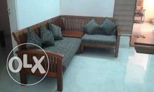 5 seater Corner sofa set Made of pure teak wood. Condition.
