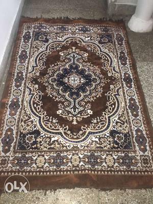 5"7 size carpet in a nice condition.