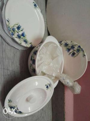 Beautiful floral print melamine serving bowl with lid and 4
