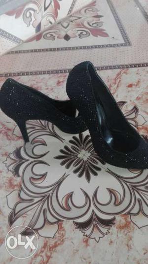 Brand New Heels for sale never used size 39