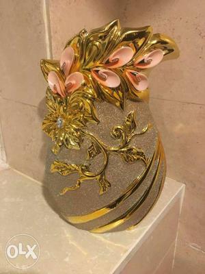 Brand new exclusive decorative table vase...