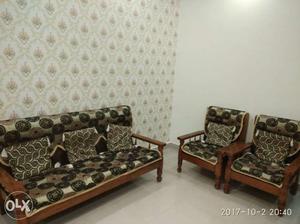 Brown Padded Sofa With Two Sofa Chairs (3+1+1)