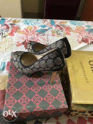 Fancy heel for sell, size 37