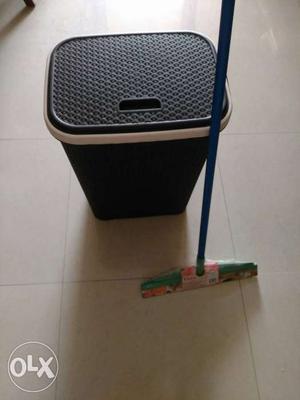 Gala floor wiper with laundry basket