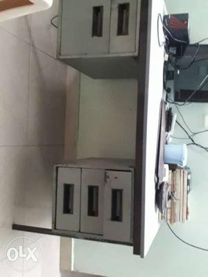 Godrej Iron table with total 5 drawers for sale