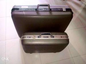 Set of two VIP suitcases in very good condition.