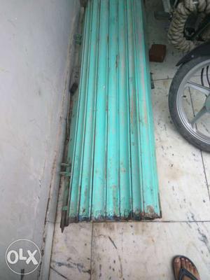 Shutter in good condition with central locking in