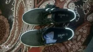 Sneakers Size 8