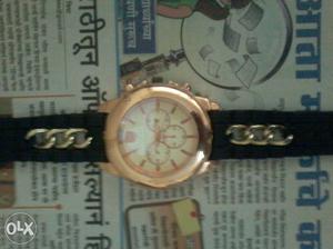 Very good condition watch almost new condition.