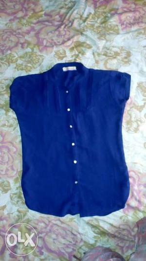 Women's Blue Sleeveless Shirt