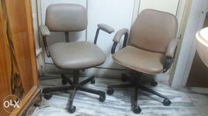 2 office chairs with rexin material