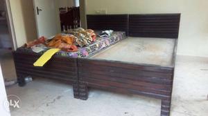 2 single Beds, without box, good condition, price