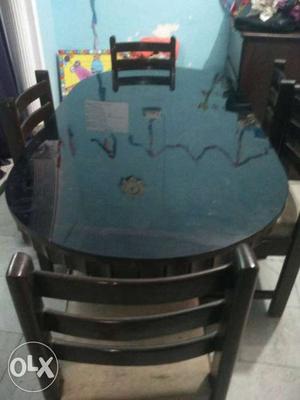 6 sitter dinning table in excelent condition