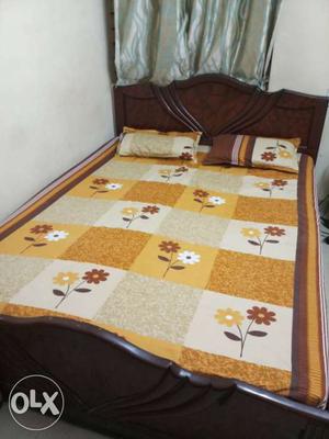 Bed with storage, in good condition