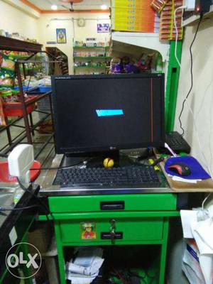 Black Flat Screen Computer Desk Top Set