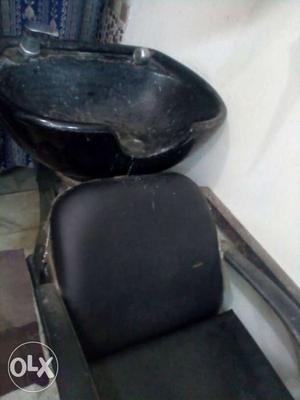 Black Salon Shampoo Chair