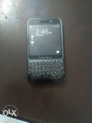 Blackberry q5 with charger and box